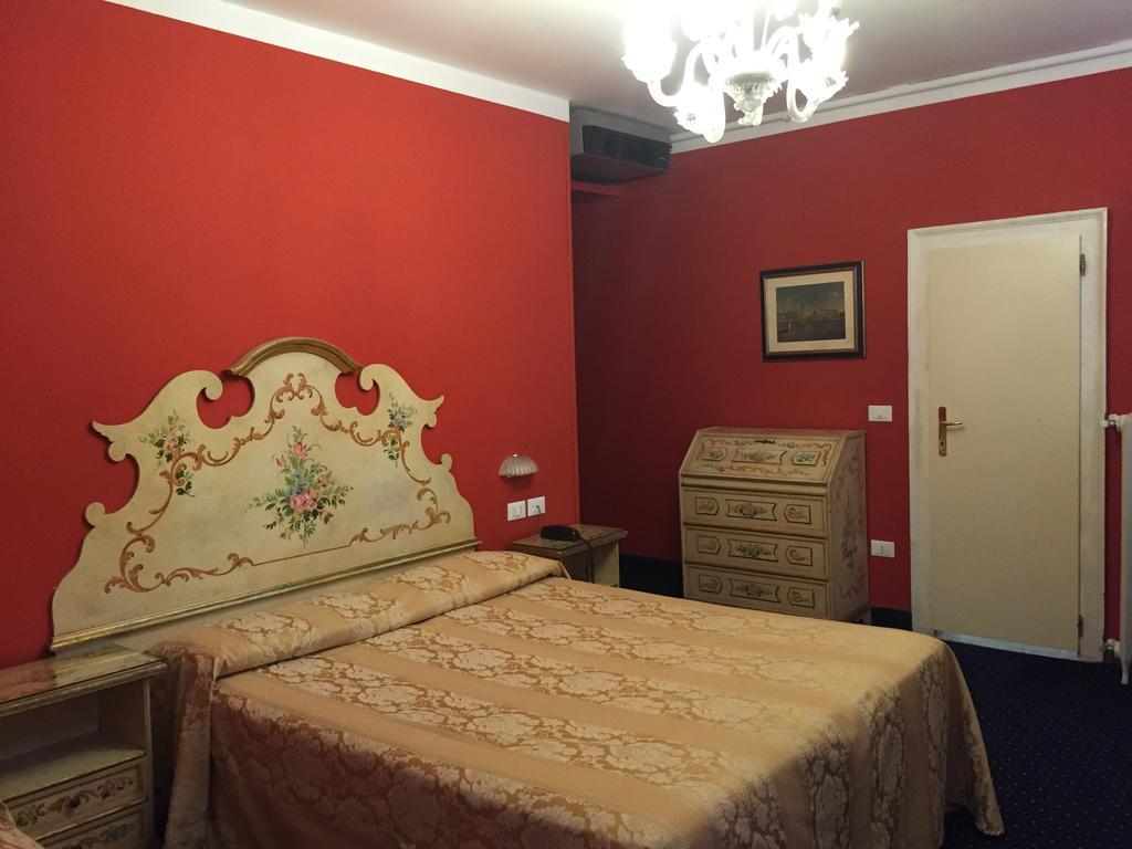 Hotel Malibran Venice Room photo